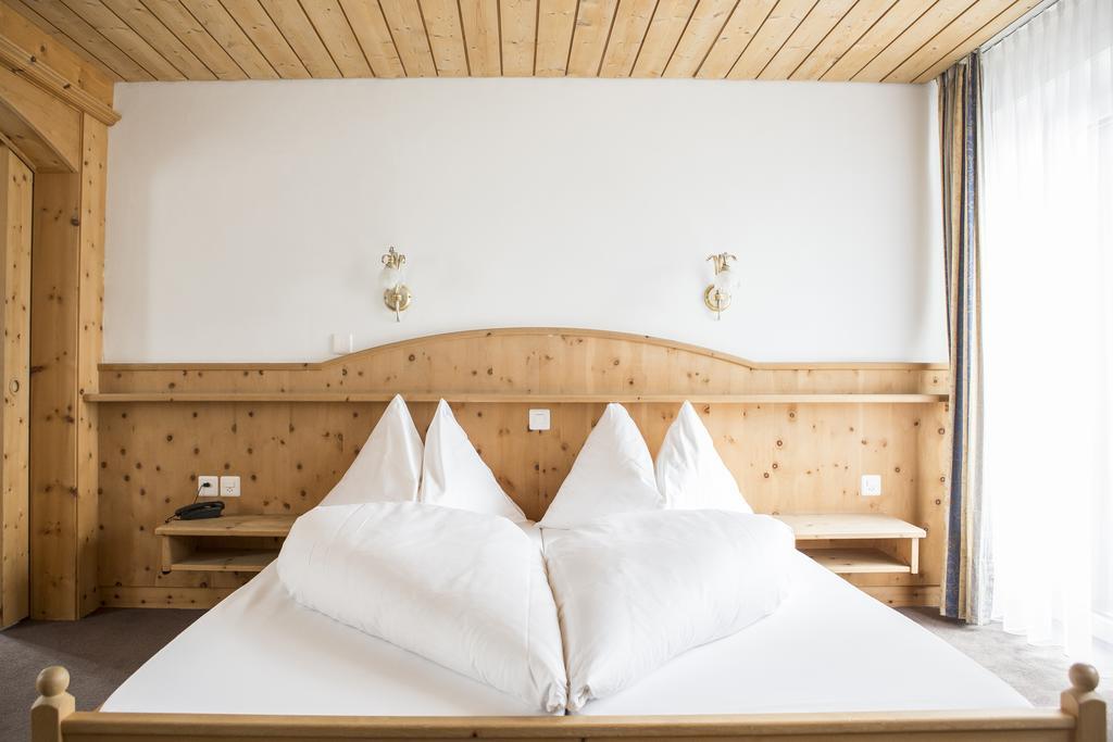 Hotel Filli Scuol Dış mekan fotoğraf